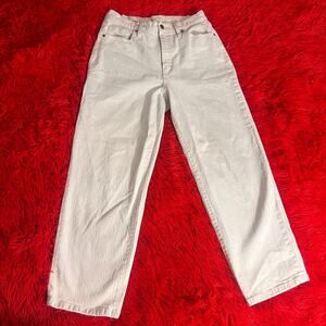 Universal Threads High Waisted White Mom Jeans Size 28